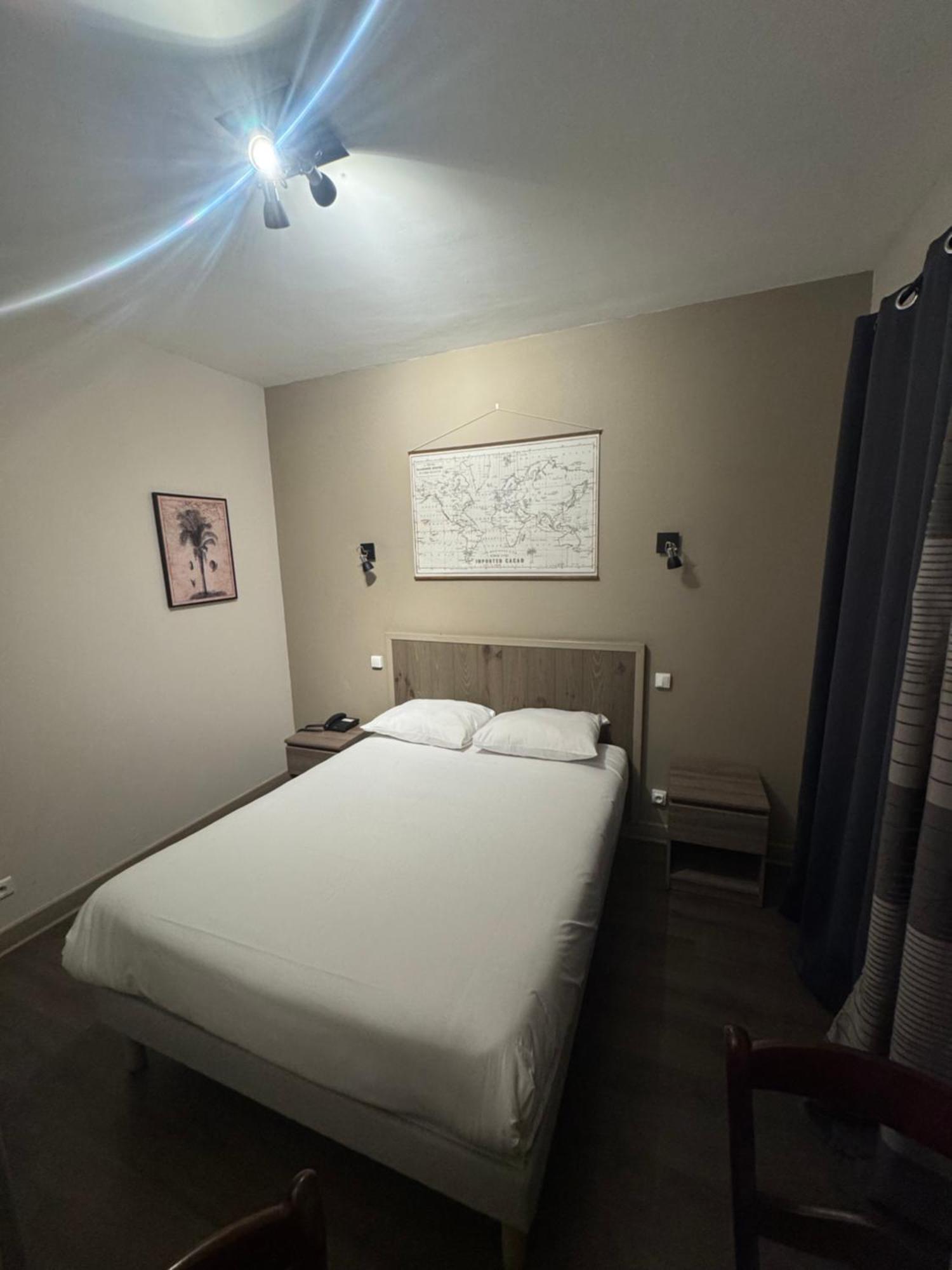 Hotel Restaurant Henry Puy-l'Eveque ภายนอก รูปภาพ