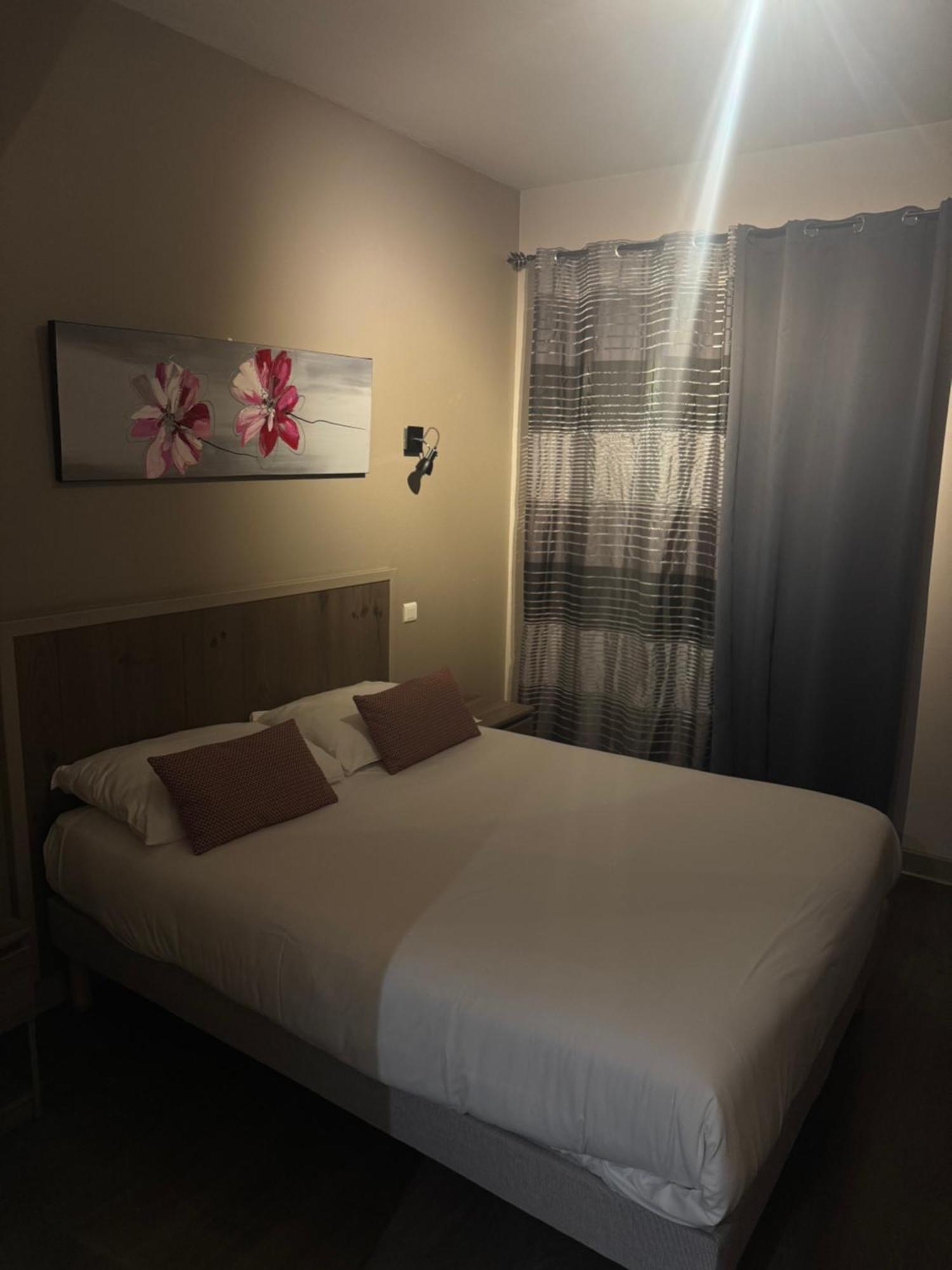 Hotel Restaurant Henry Puy-l'Eveque ภายนอก รูปภาพ
